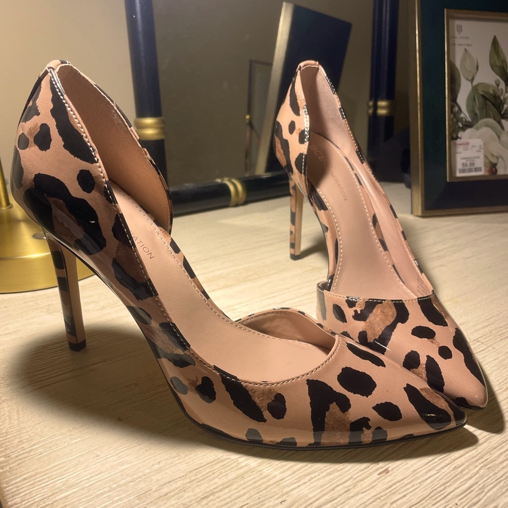 BCBG pointed toe cheetah heels